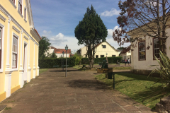 Centro histórico da lapa em frente a sorveteria da praça